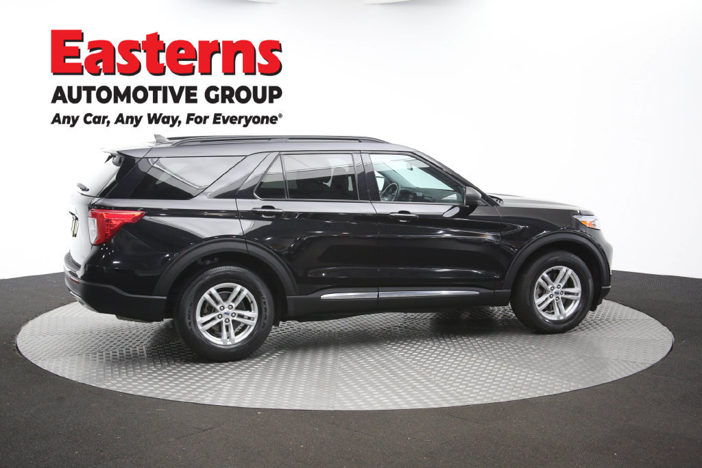 Used 2022 Ford Explorer XLT w/ Equipment Group 202A AWD/4WD image 39