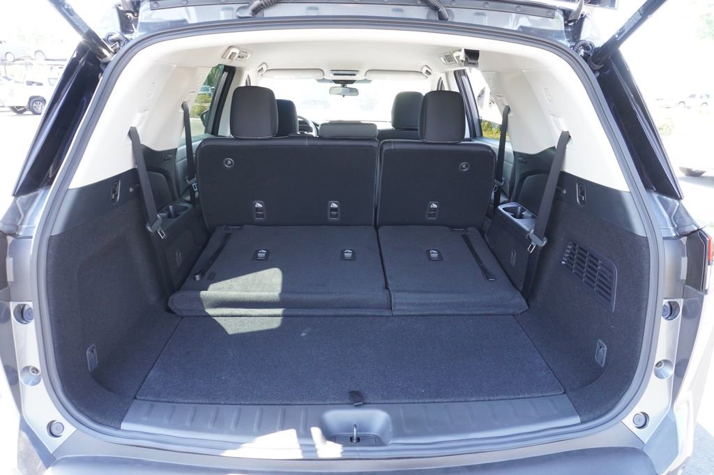 New 2025 Nissan Pathfinder SV image 8