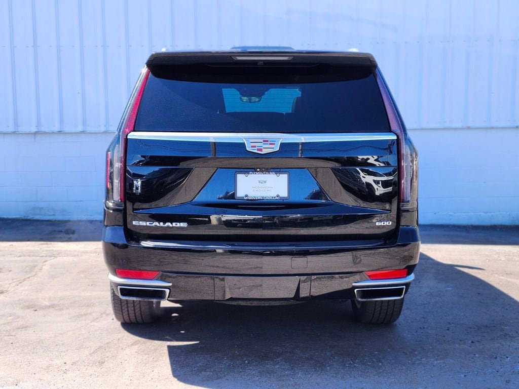 Used 2023 Cadillac Escalade Premium Luxury w/ LPO, Floor Liner Package AWD/4WD image 4