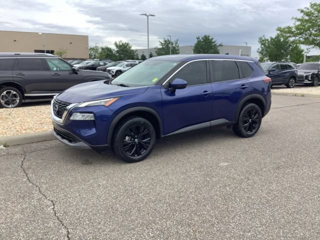 Used 2022 Nissan Rogue SV AWD/4WD image 1