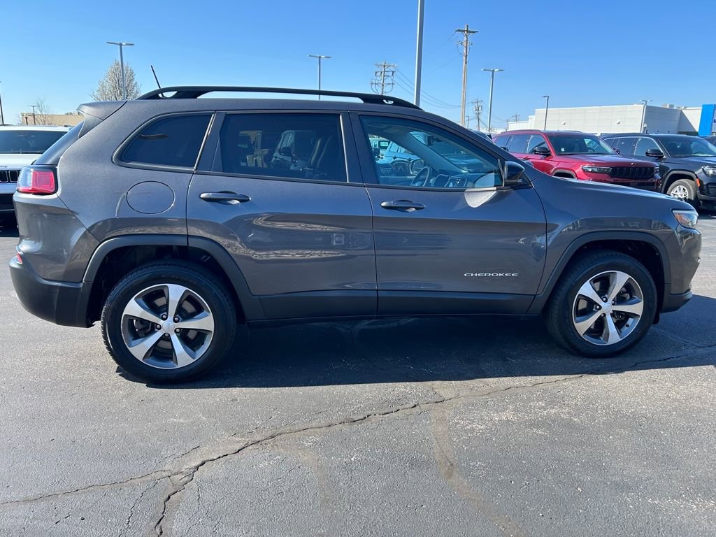 Used 2022 Jeep Cherokee Limited image 8