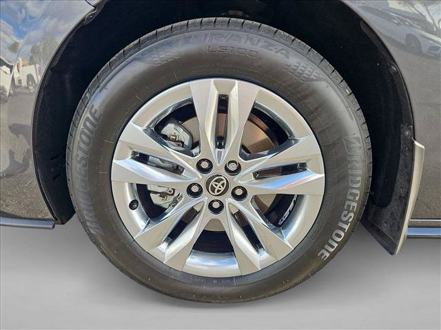 Used 2025 Toyota Sienna Limited FWD image 24