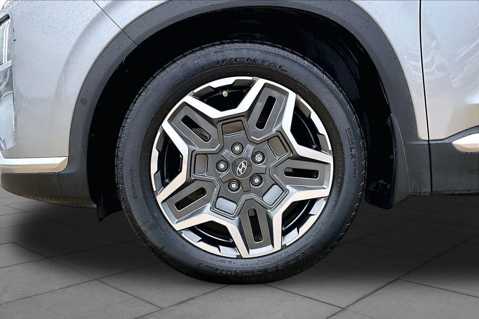 Used 2023 Hyundai Santa Fe Limited FWD image 11