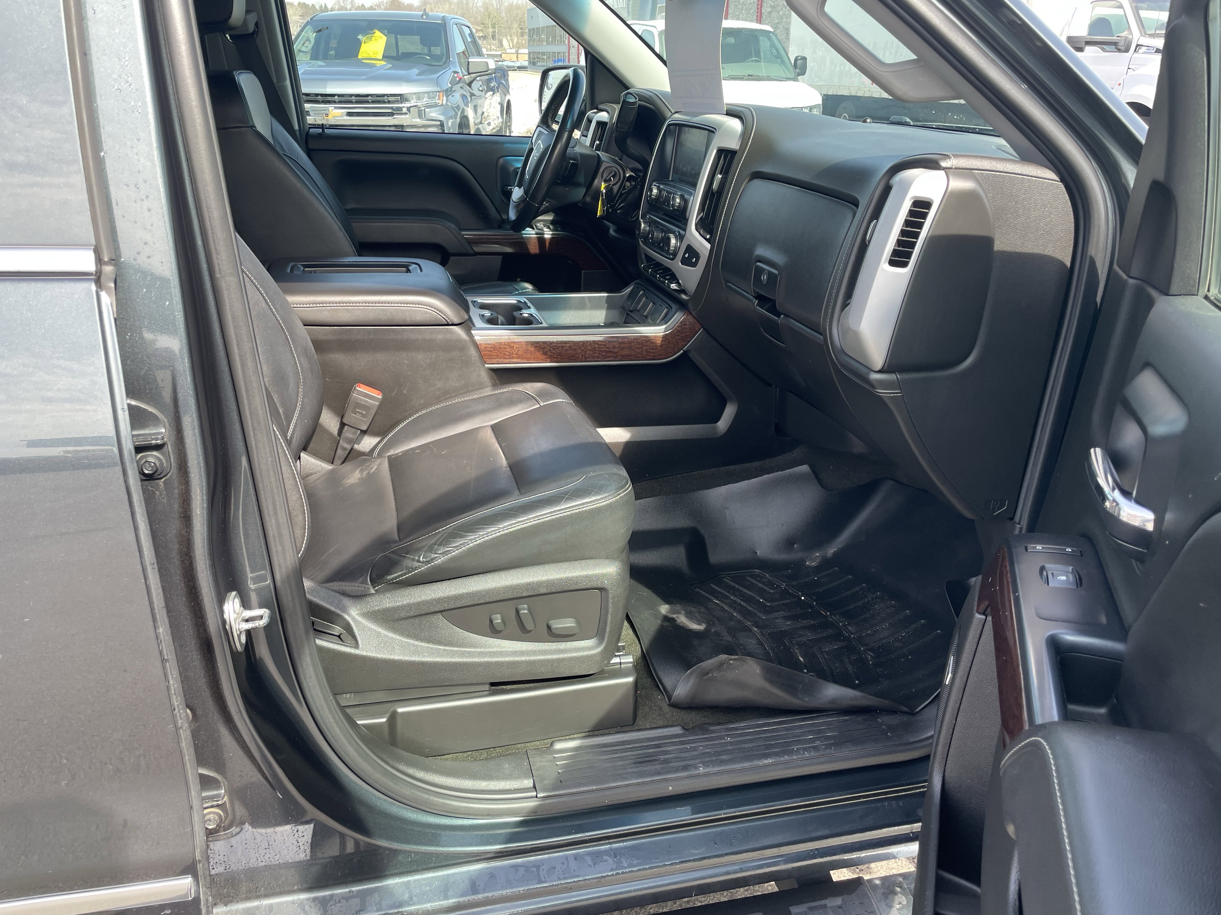 Used 2017 GMC Sierra 1500 SLT w/ SLT Premium Package image 31