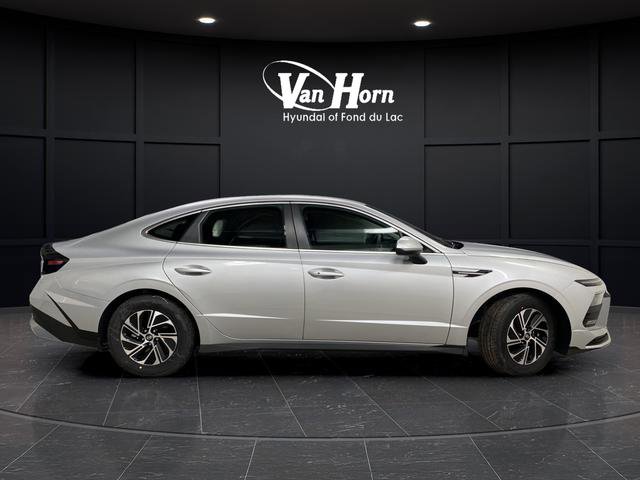 New 2026 Hyundai Sonata Blue FWD image 2