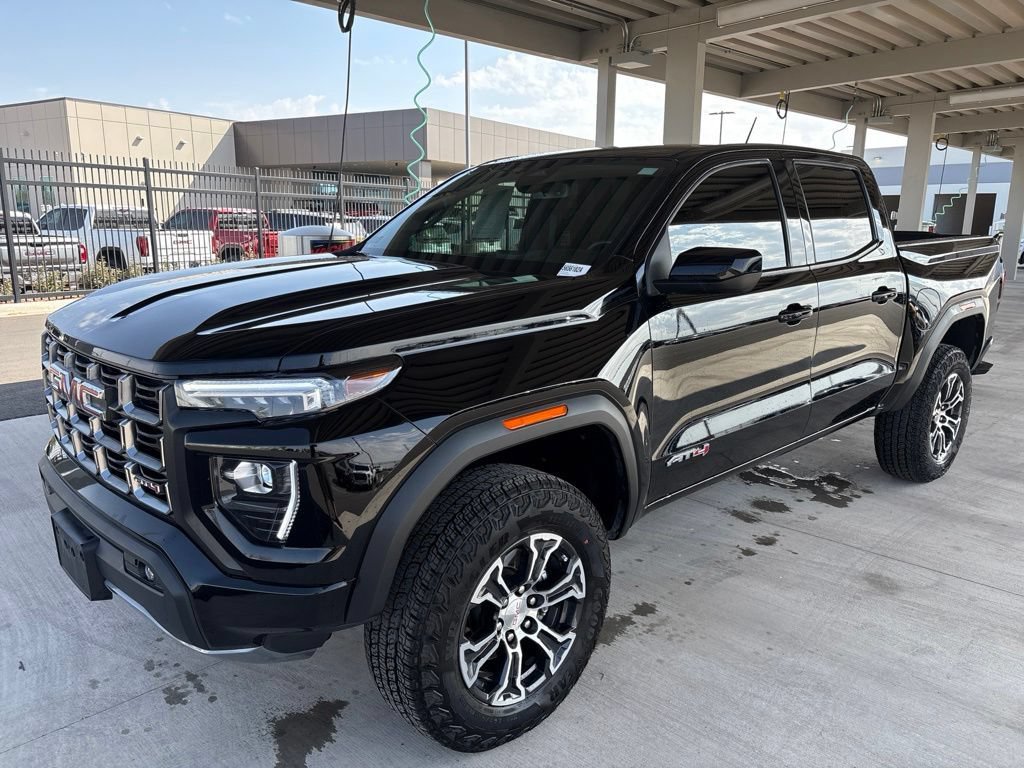 Used 2025 GMC Canyon AT4 w/ AT4 Premium Package AWD/4WD image 1