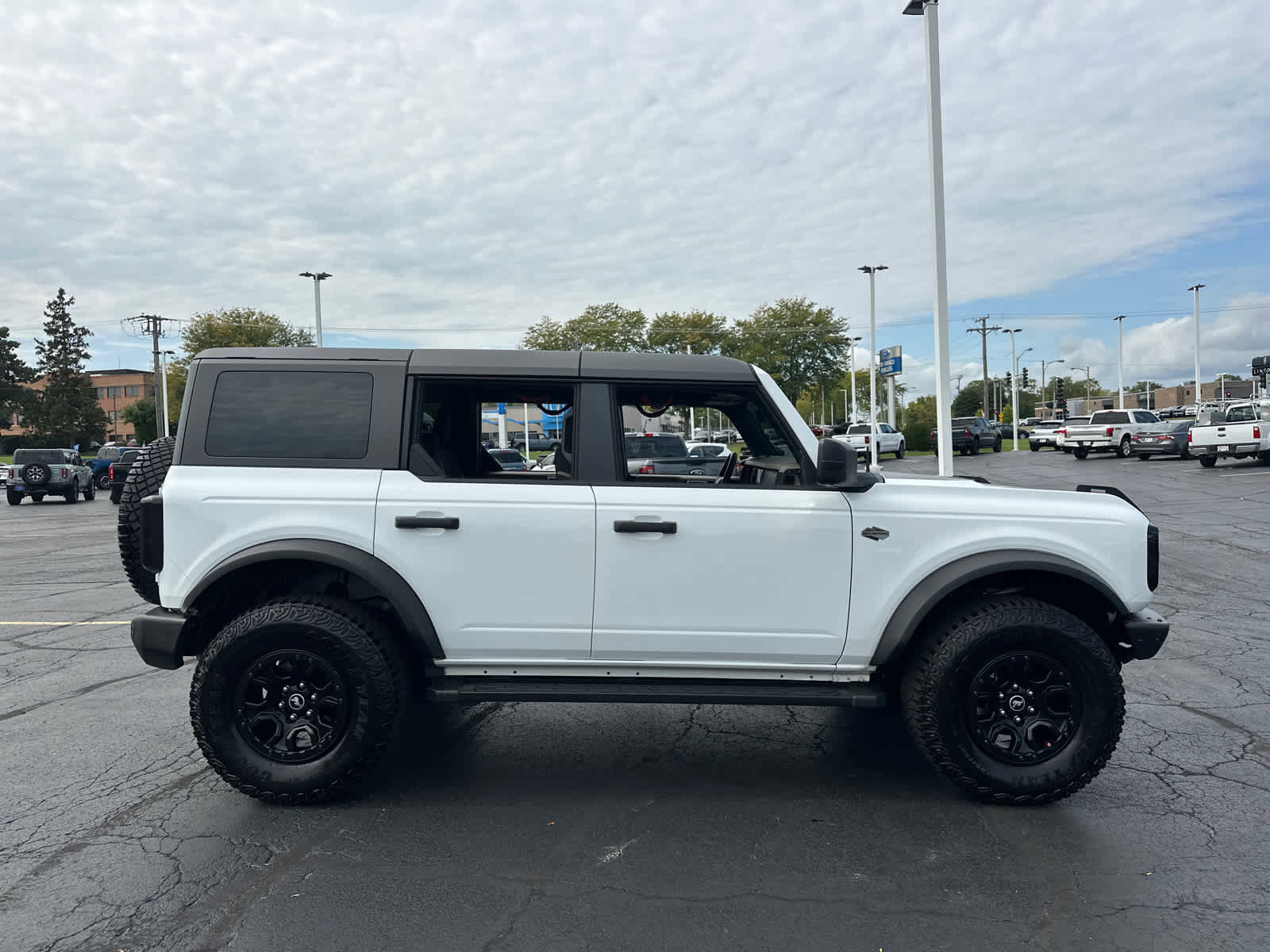 Certified 2022 Ford Bronco Wildtrak image 9