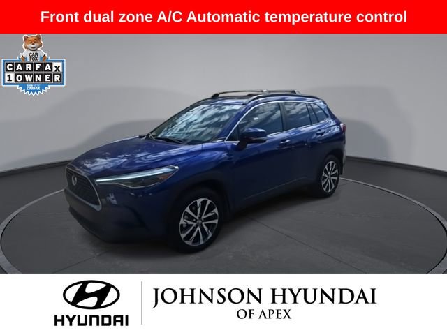 Used 2024 Toyota Corolla Cross XLE w/ Convenience Package image 4