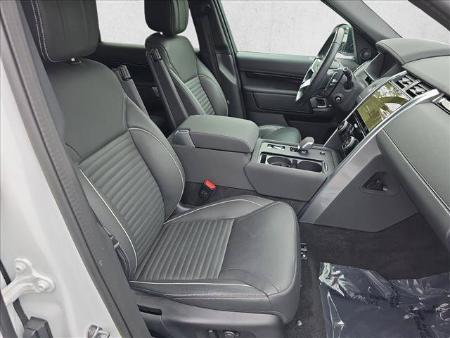Certified 2023 Land Rover Discovery Metropolitan Edition AWD/4WD image 10
