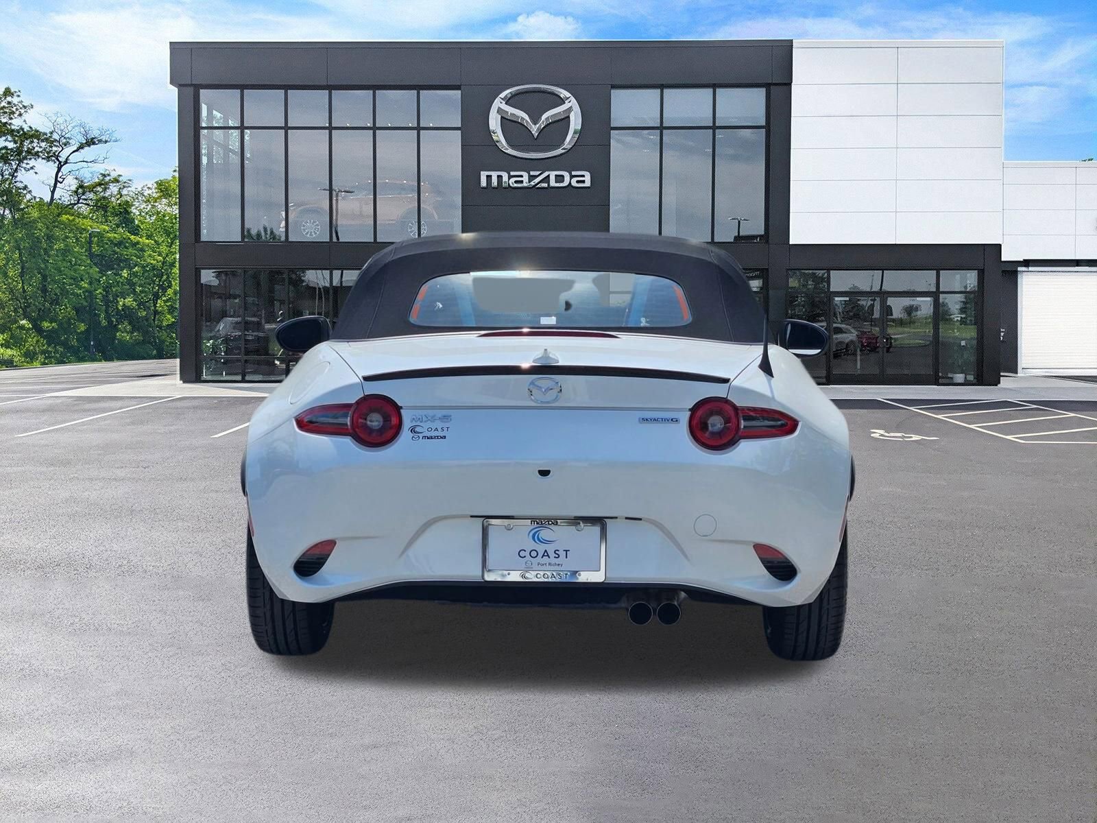 New 2026 MAZDA MX-5 Miata Club w/ Interior Package RWD image 7