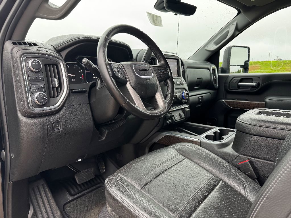 Used 2021 GMC Sierra 2500 Denali w/ Denali Black Diamond Edition image 13