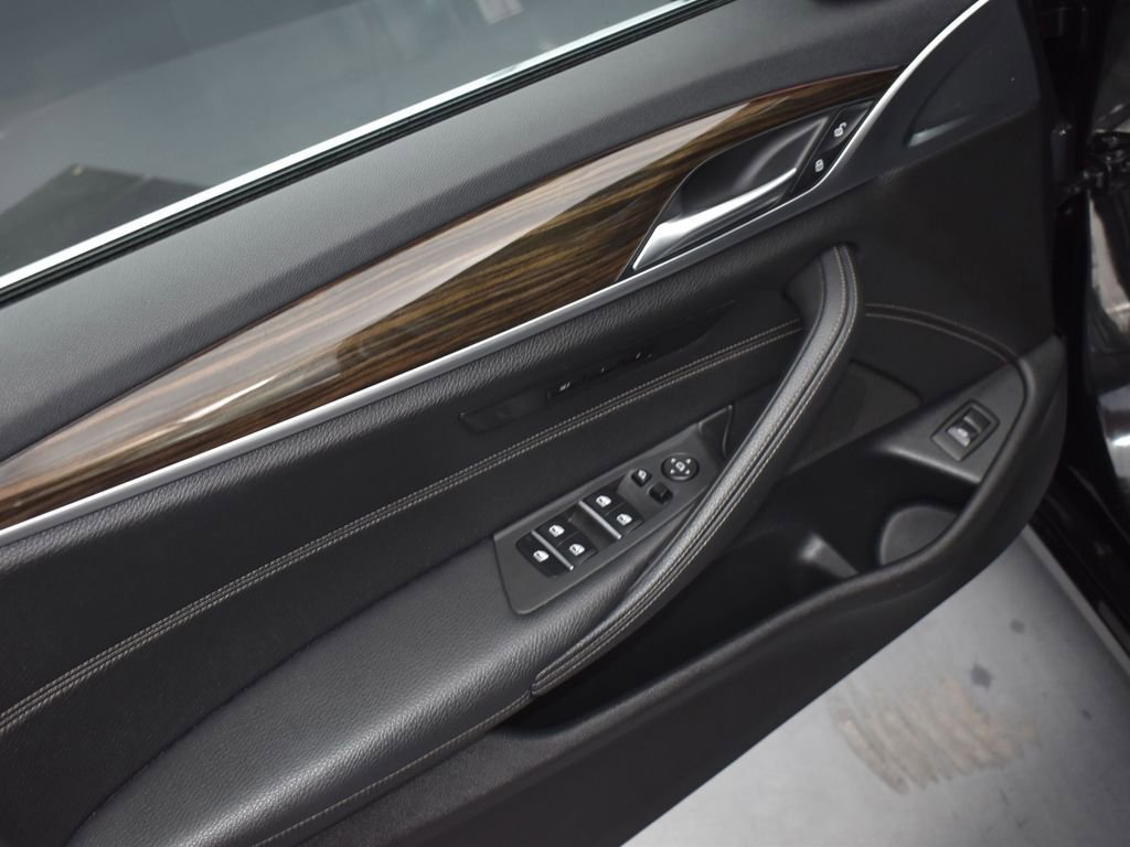 Used 2019 BMW 530i xDrive w/ Convenience Package image 9