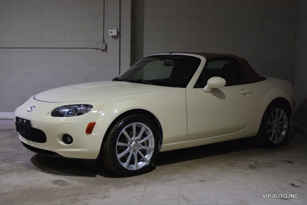 Used 2006 MAZDA MX-5 Miata Grand Touring image 18