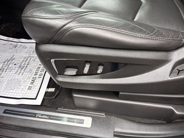 Used 2017 Cadillac Escalade Luxury image 12