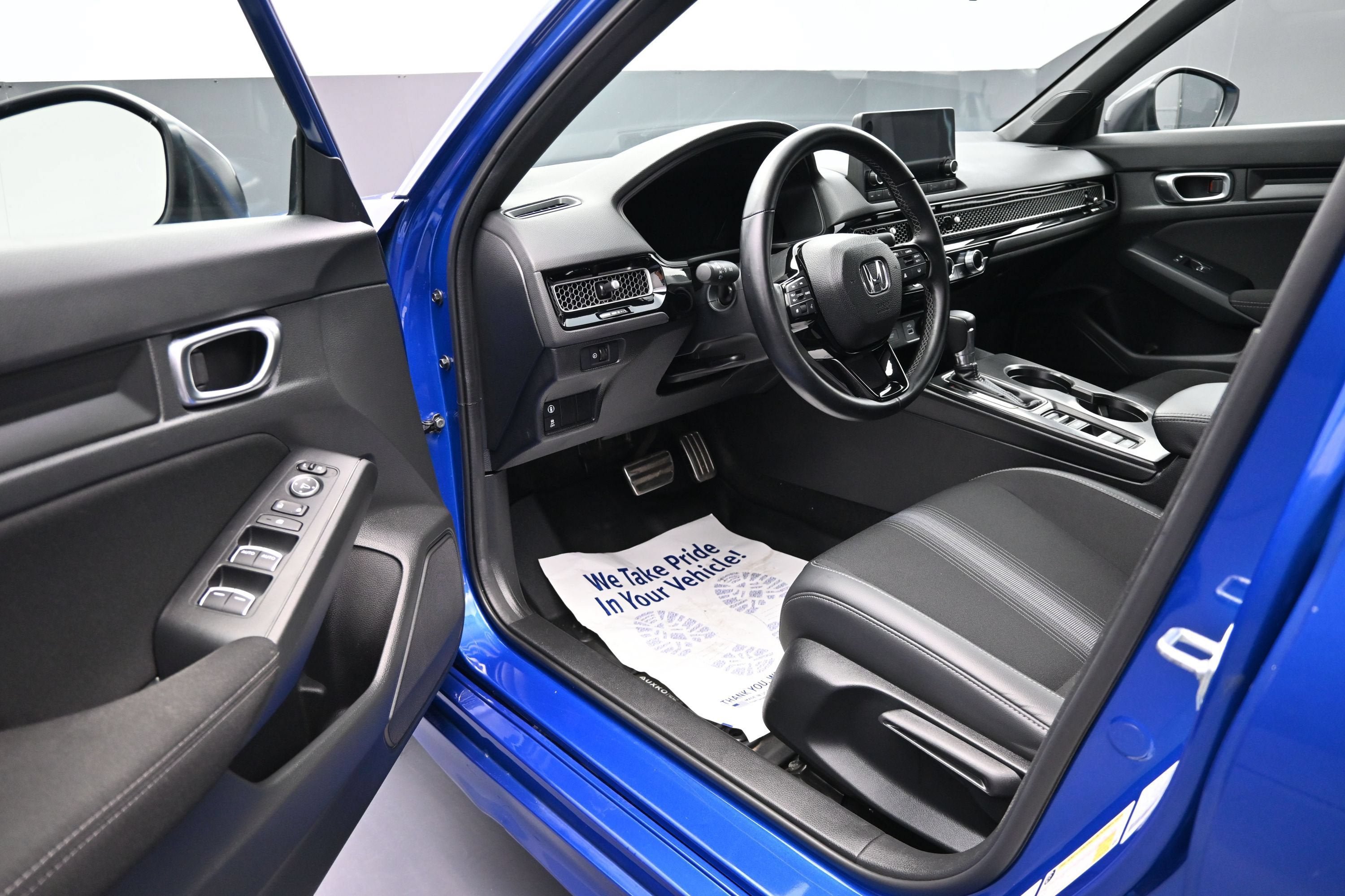 Used 2023 Honda Civic Sport image 9