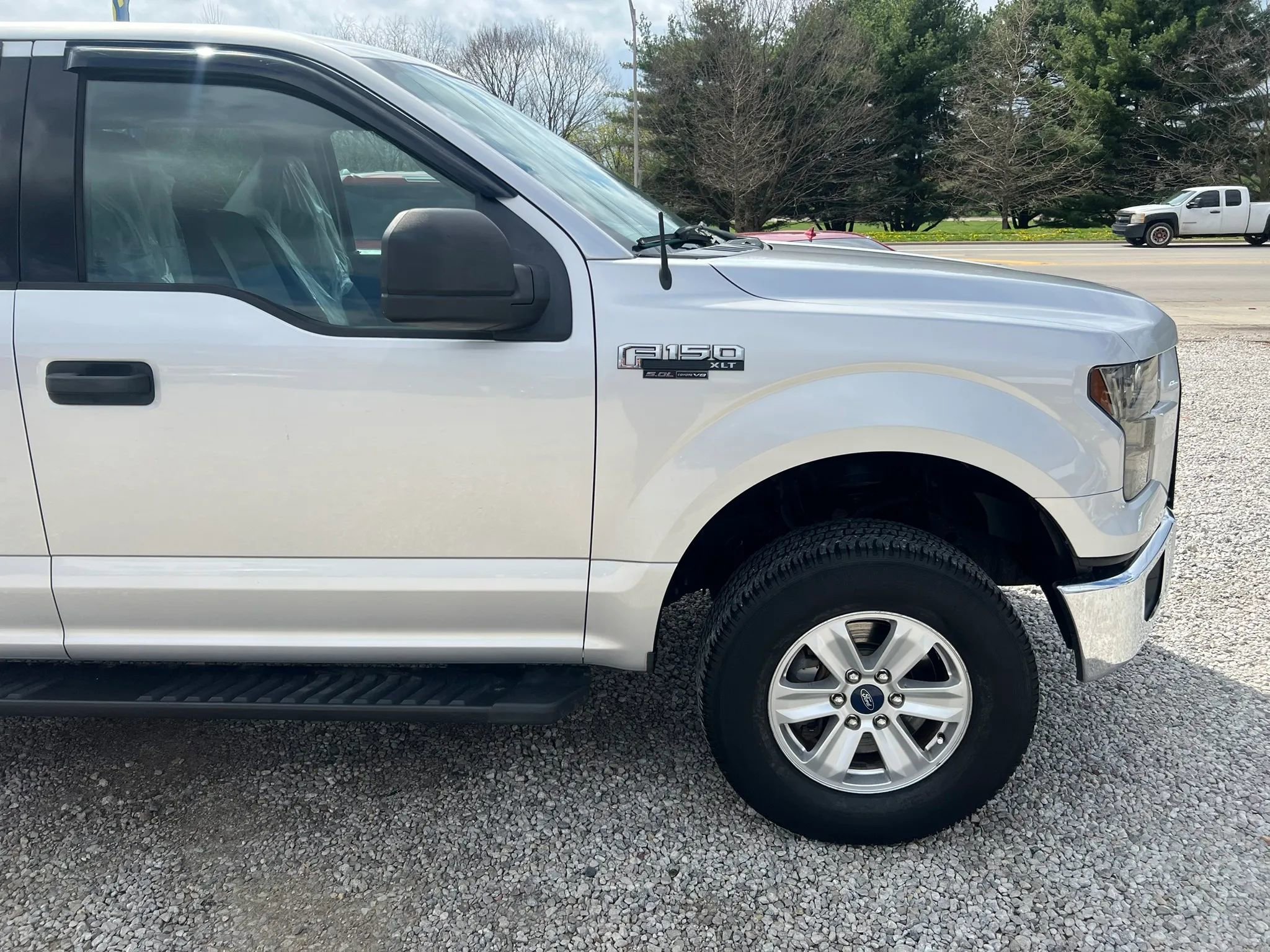 Used 2015 Ford F150 XLT image 11