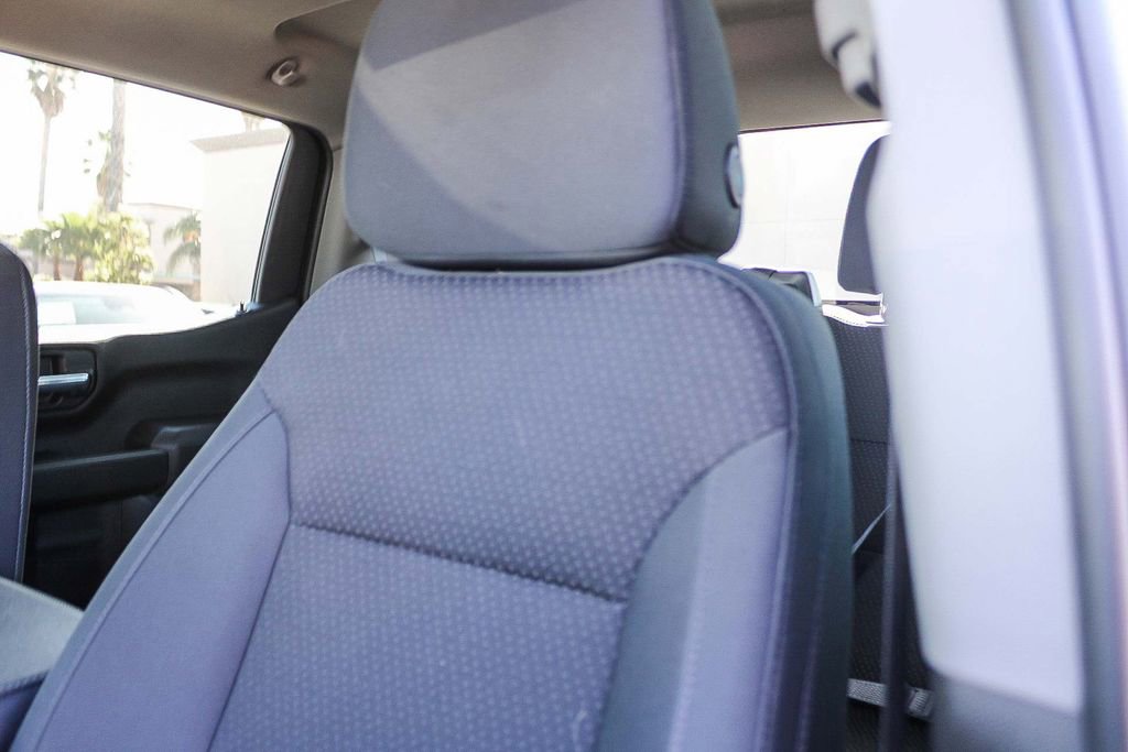 Used 2025 Chevrolet Silverado 1500 W/T image 25