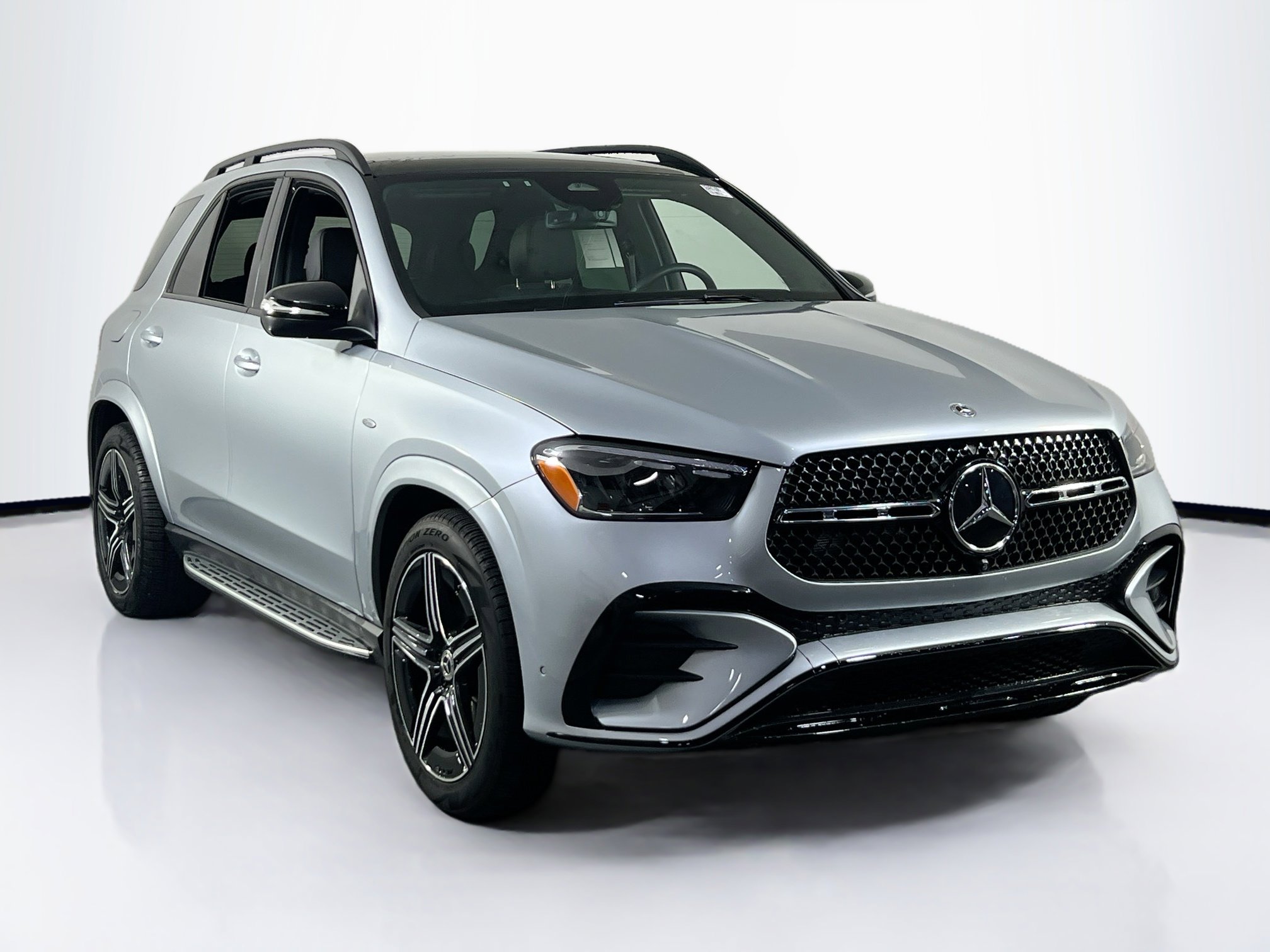 Used 2025 Mercedes-Benz GLE 450e 4MATIC image 3