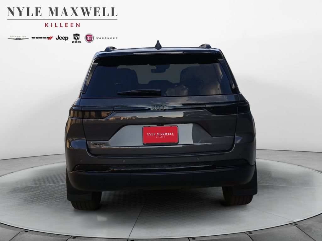 Used 2025 Jeep Grand Cherokee Limited w/ Trailer Tow Package AWD/4WD image 15