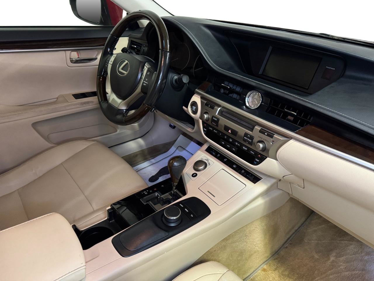 Used 2013 Lexus ES 350 w/ Luxury Pkg FWD image 4