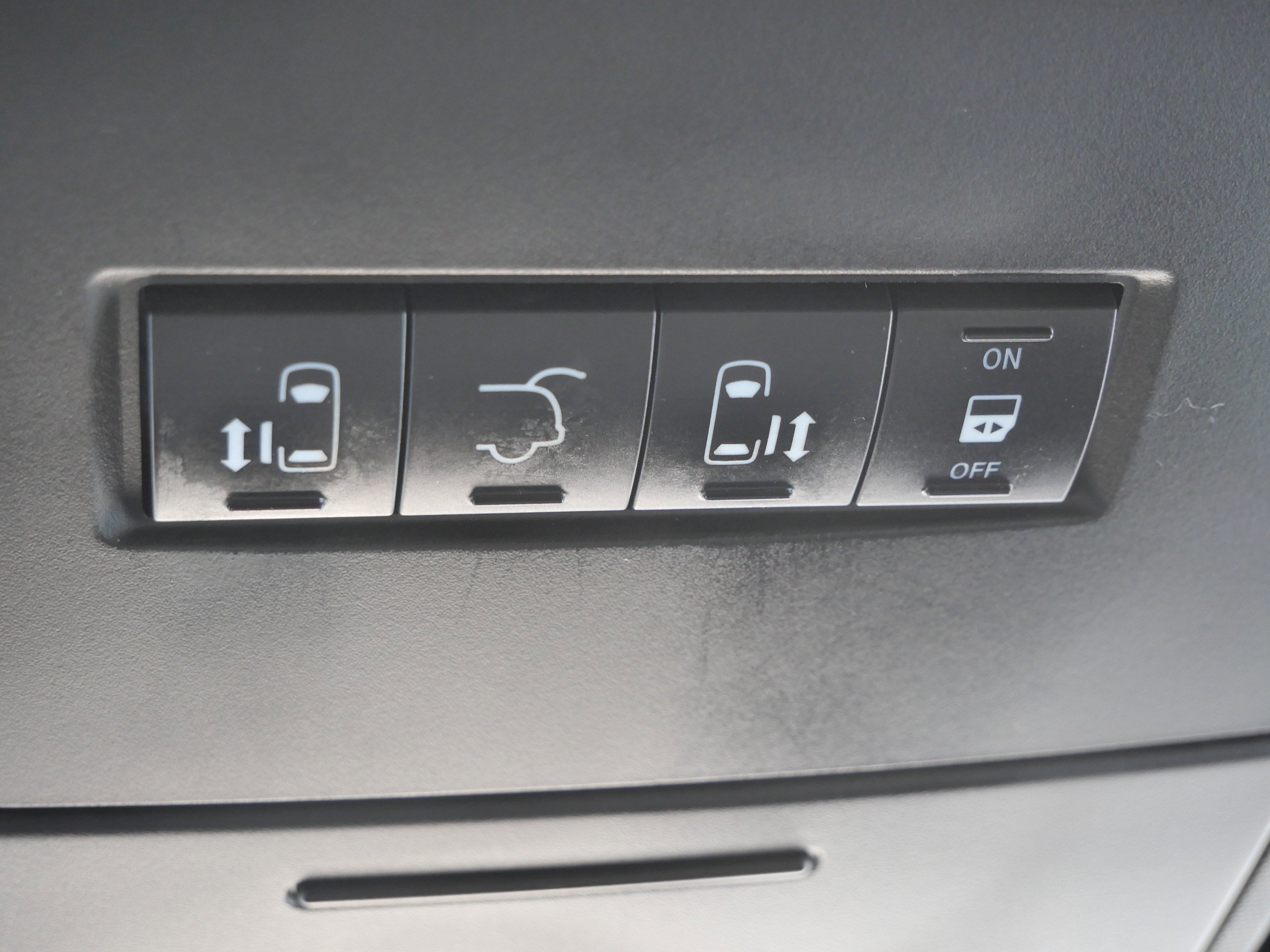 Used 2017 Dodge Grand Caravan SXT image 33