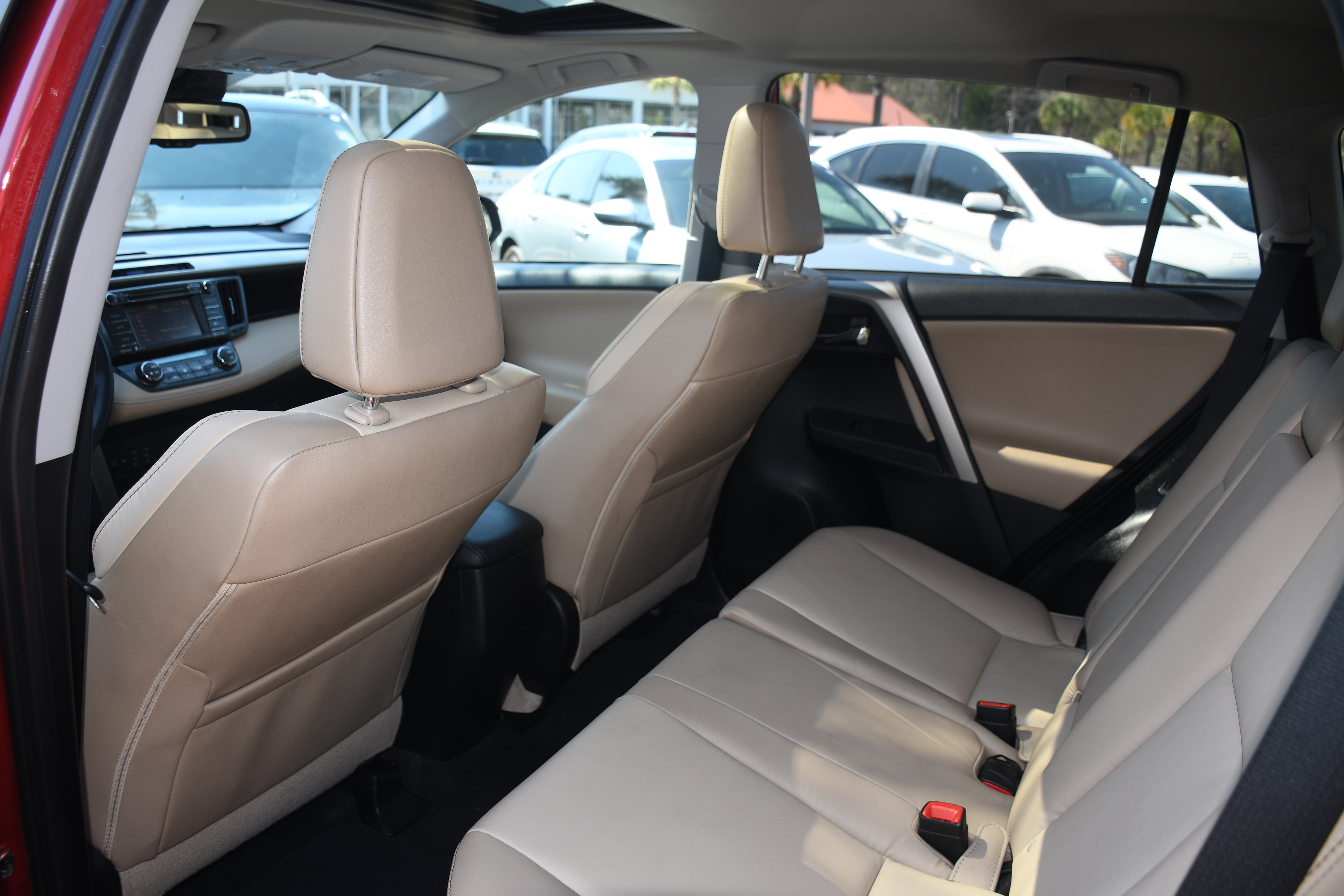 Used 2015 Toyota RAV4 Limited w/ Technology Package image 17