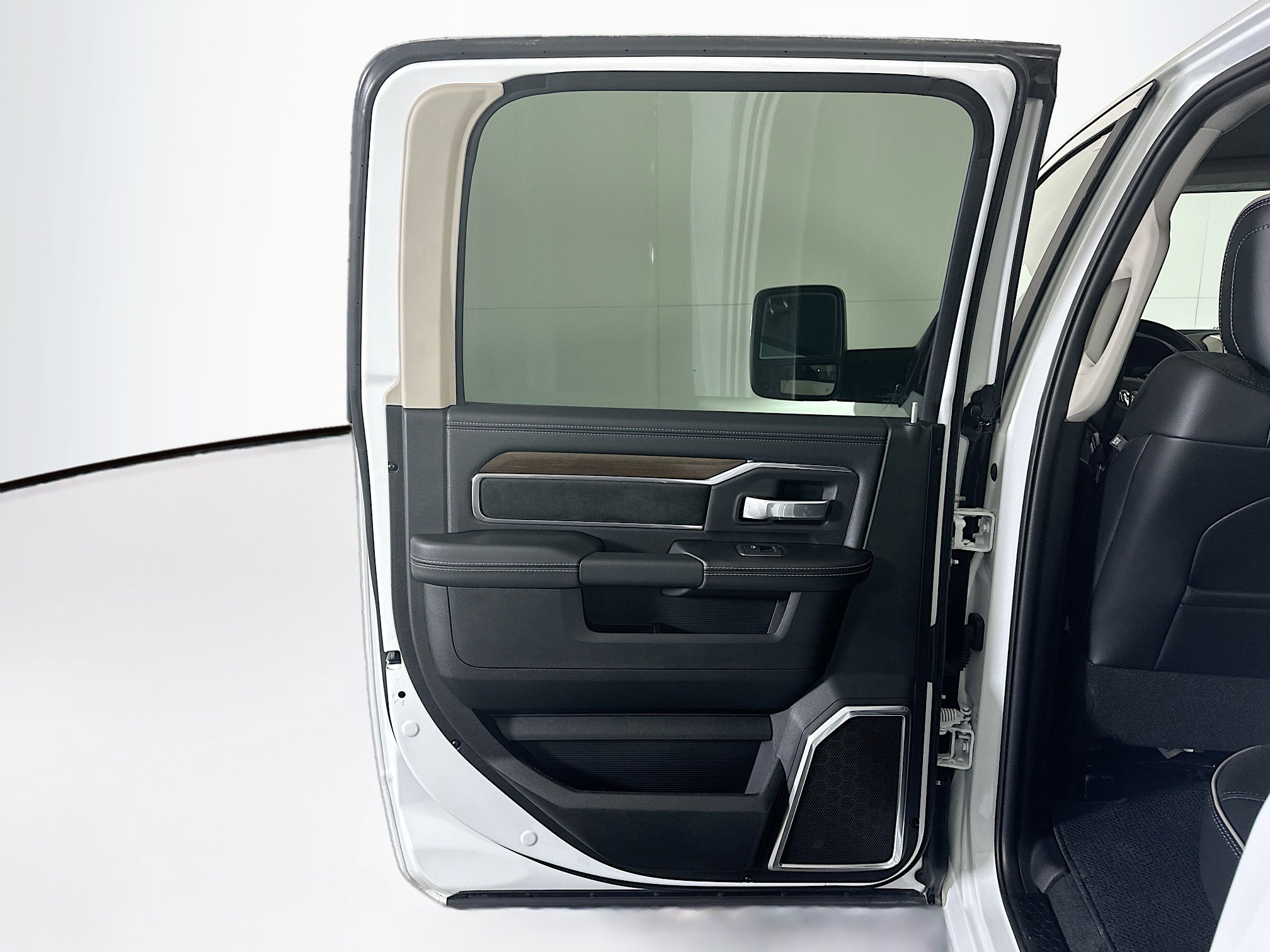 Used 2024 RAM 2500 Laramie w/ Safety Group image 27