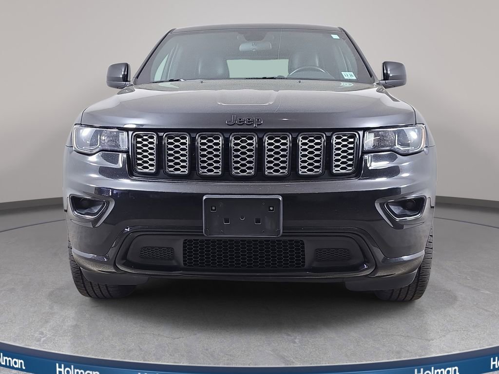 Used 2021 Jeep Grand Cherokee Laredo X image 3