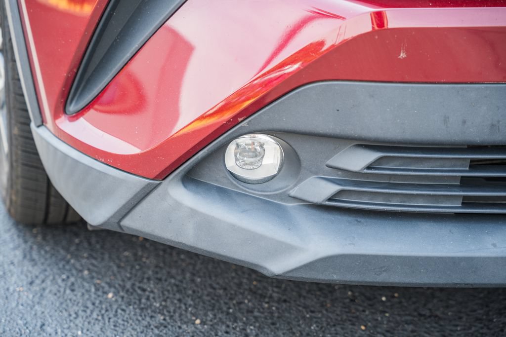 Used 2019 Toyota C-HR Limited FWD image 12
