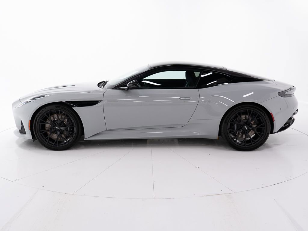 Used 2025 Aston Martin DB12 Coupe image 2