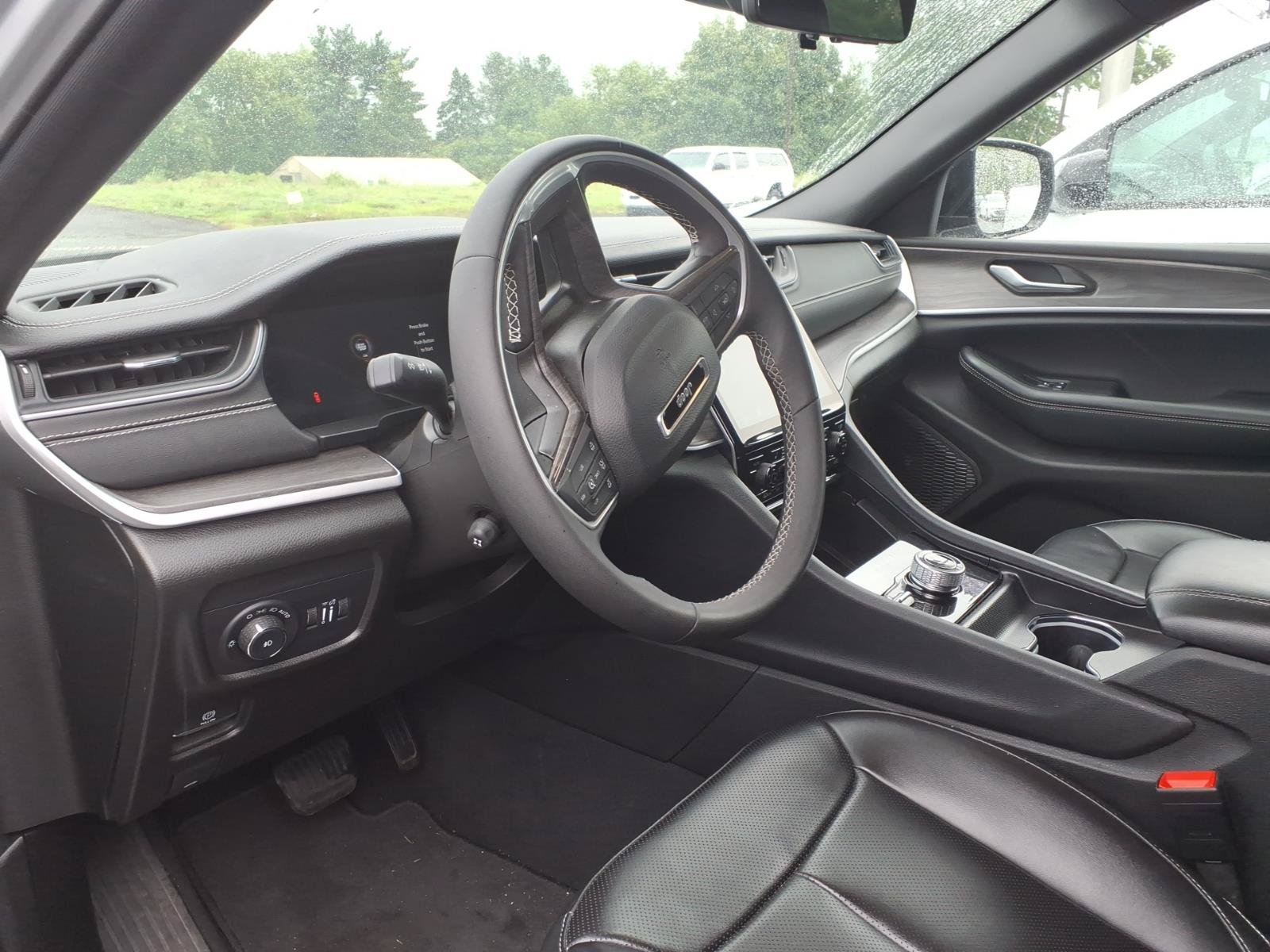 Used 2024 Jeep Grand Cherokee L Limited w/ Luxury Tech Group II AWD/4WD image 21