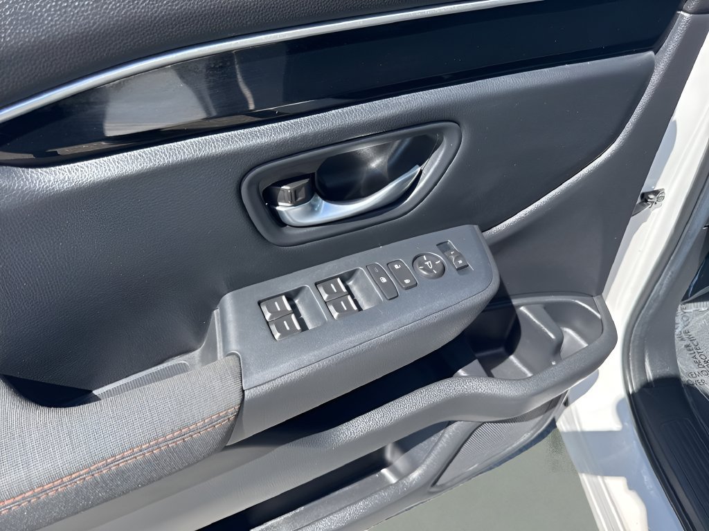 Used 2025 Honda Pilot Sport image 25