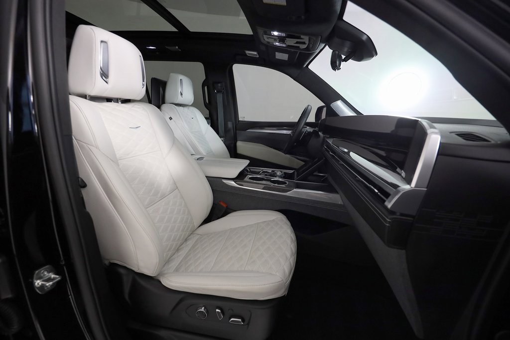 Used 2025 Cadillac Escalade V image 13