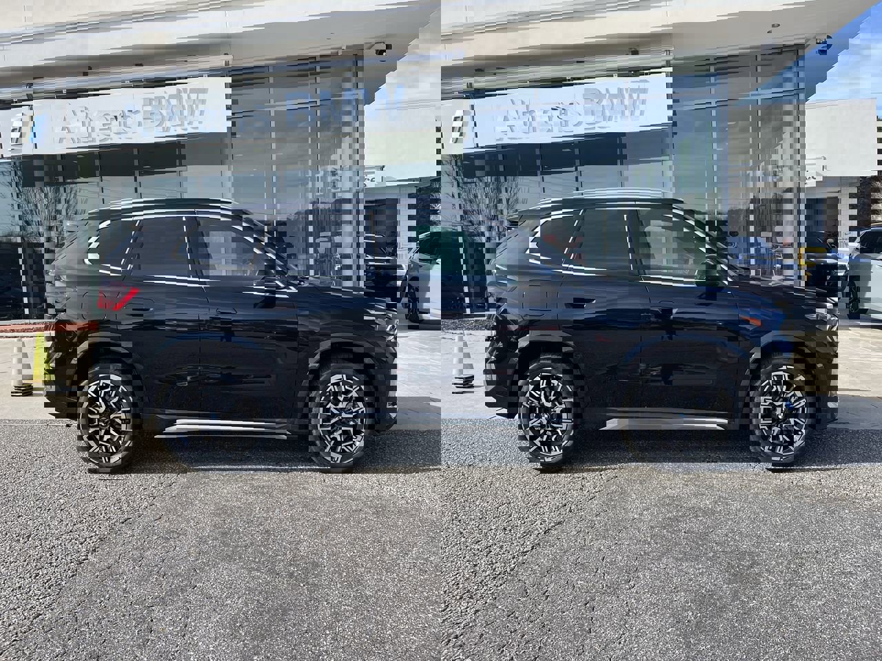 Used 2025 BMW X1 xDrive28i w/ Technology Package image 9