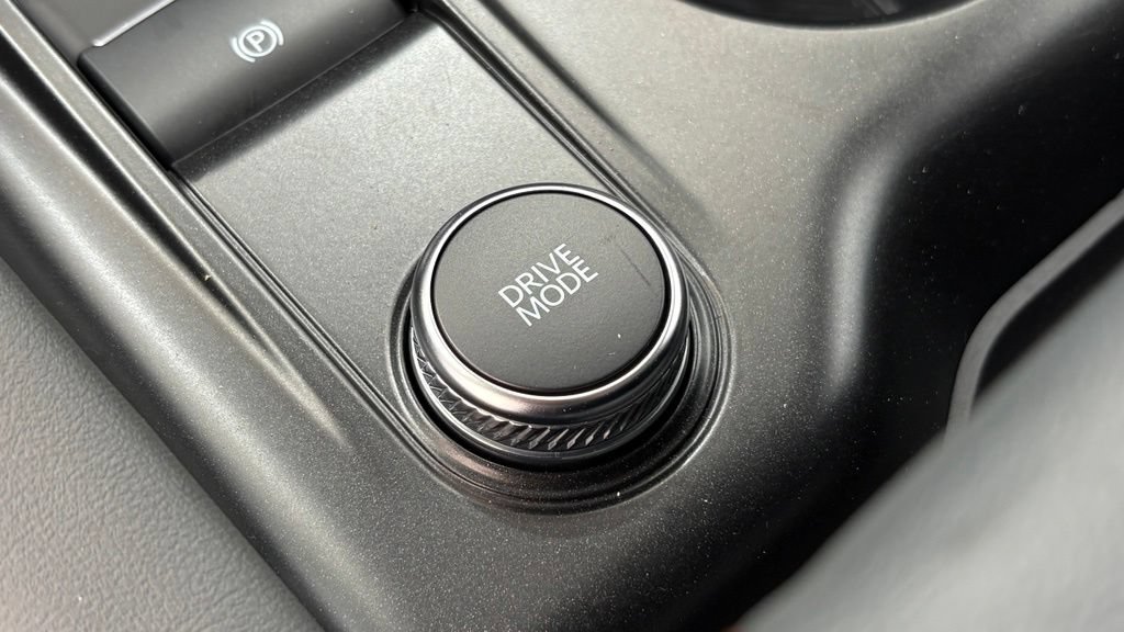Used 2025 Ford Explorer Active AWD/4WD image 55