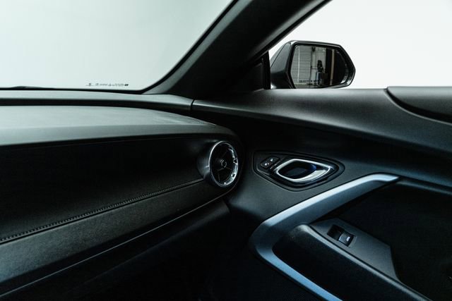 Used 2017 Chevrolet Camaro SS RWD image 27