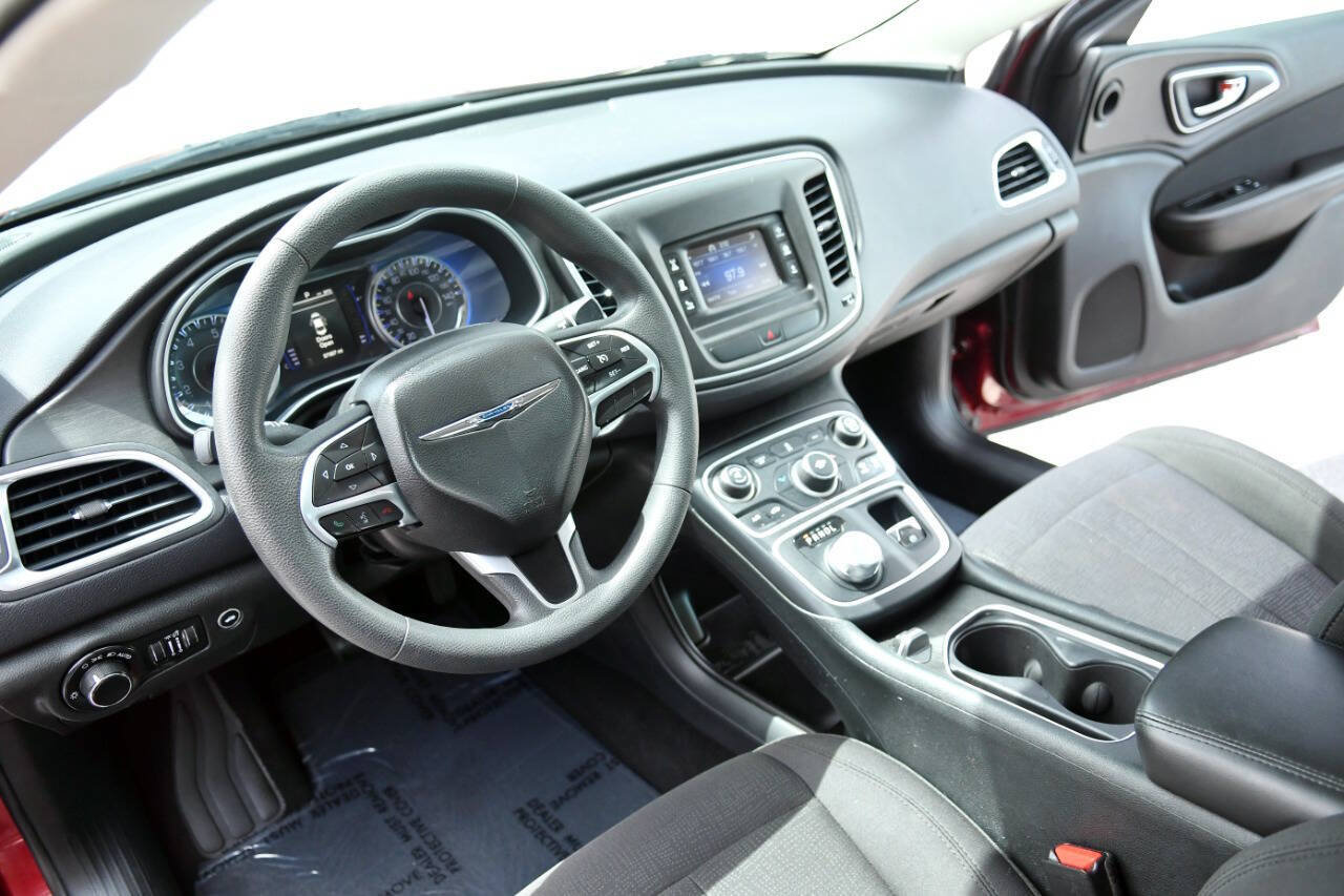 Used 2015 Chrysler 200 Limited FWD image 19