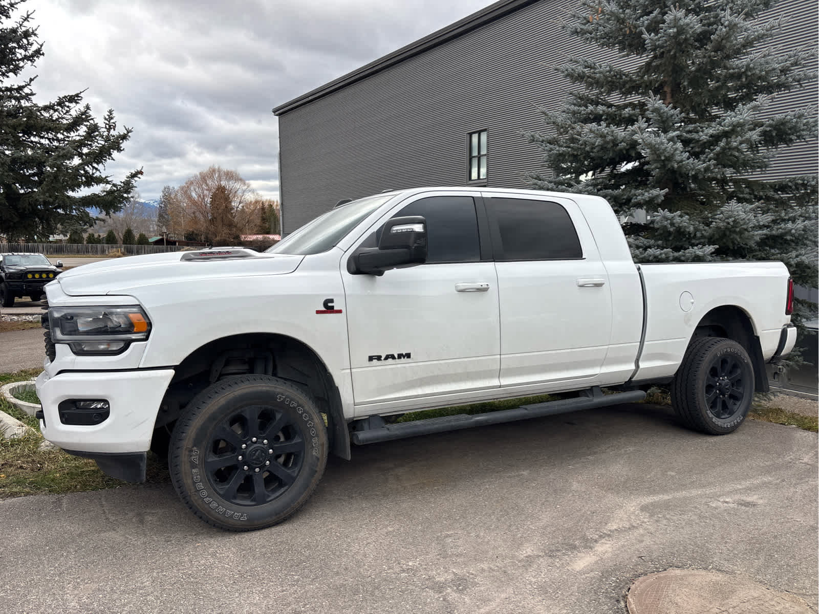 Used 2023 RAM 2500 Laramie w/ Night Edition image 4