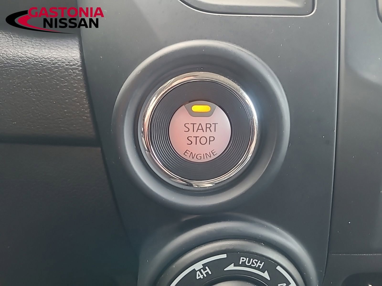 Used 2024 Nissan Titan SV w/ SV Convenience Package image 48