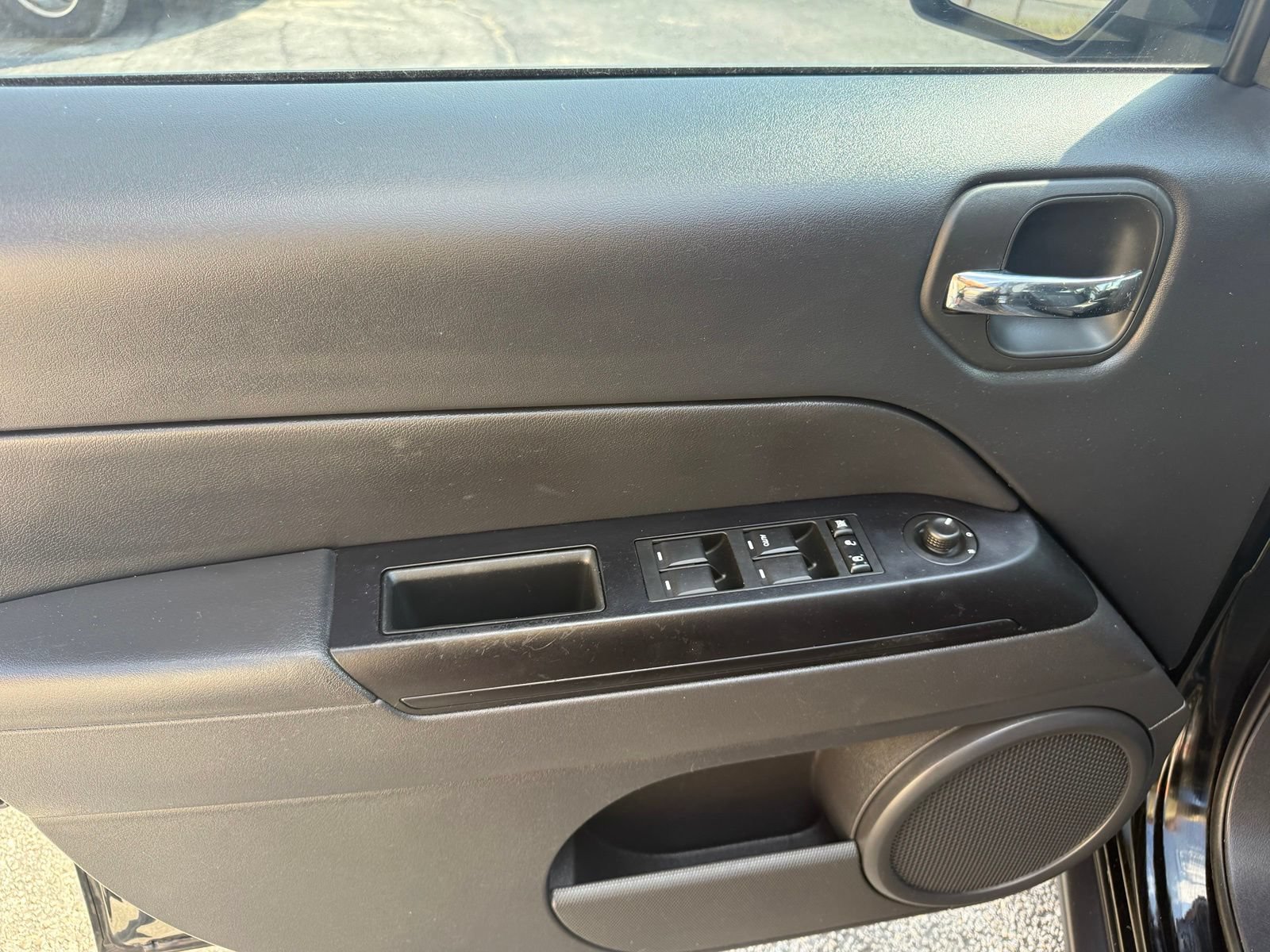 Used 2017 Jeep Patriot Sport w/ Power Value Group FWD image 11