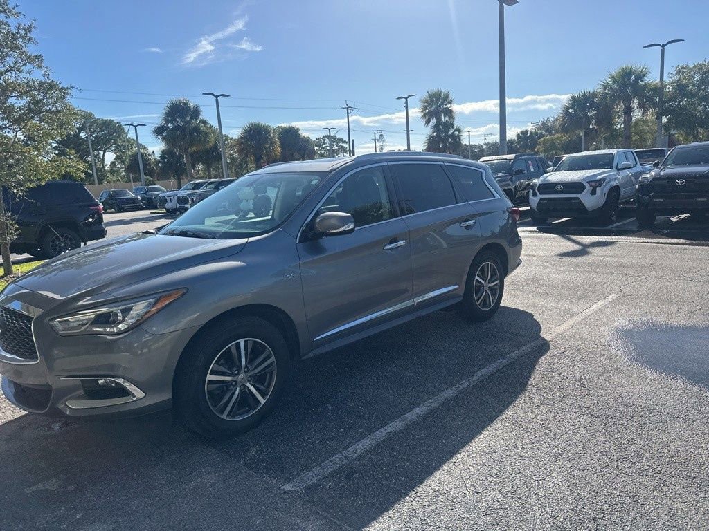 Used 2018 INFINITI QX60 Base w/ Premium Package image 3