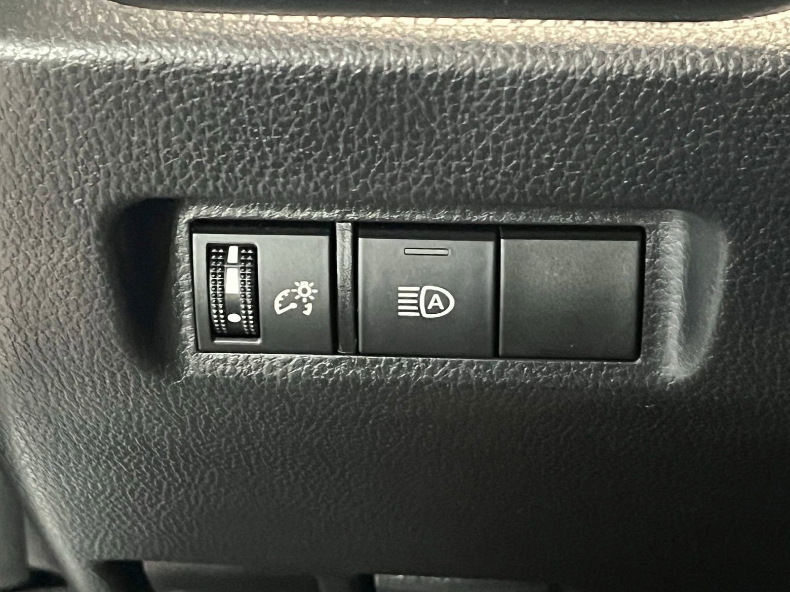 Used 2020 Toyota RAV4 XLE w/ All Weather Liner Package image 33