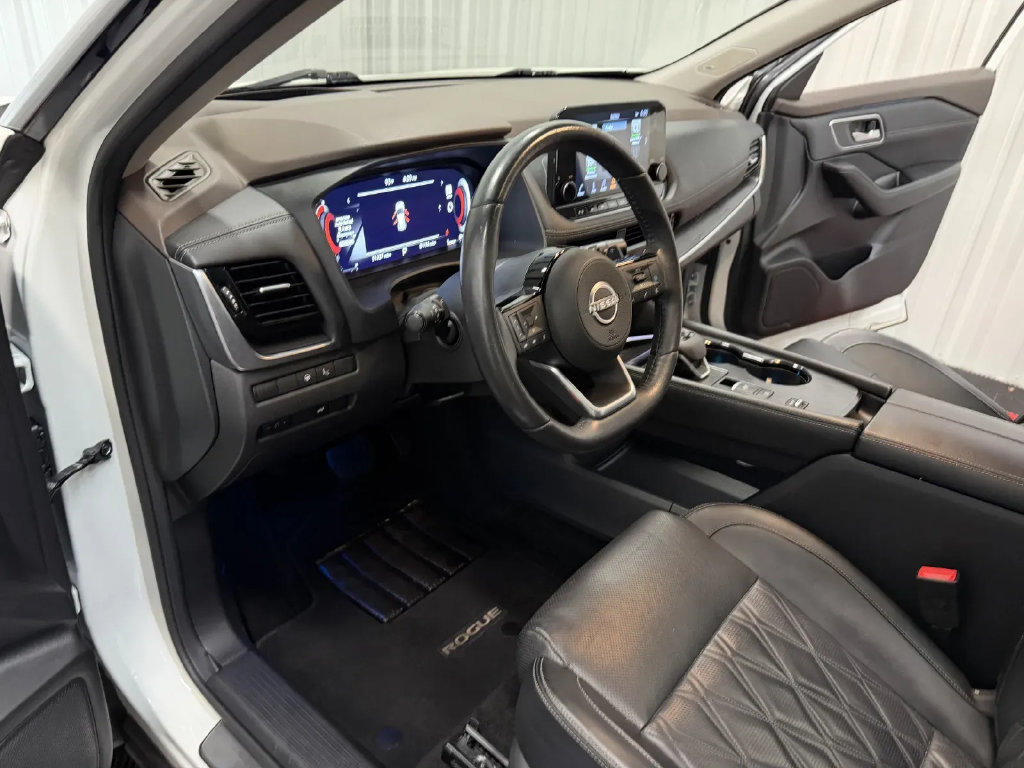 Used 2022 Nissan Rogue Platinum w/ Head-Up Display Package FWD image 36