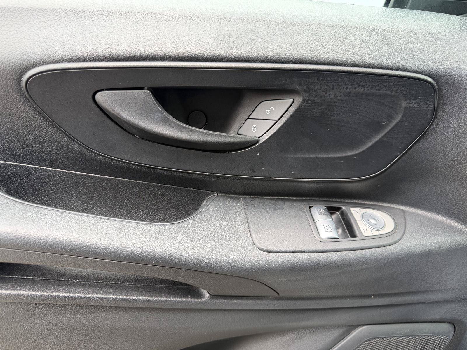 Used 2018 Mercedes-Benz Metris image 5