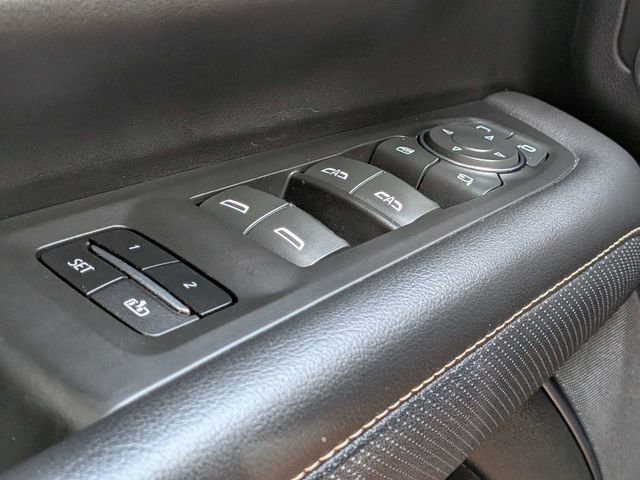 Used 2023 Chevrolet Tahoe Premier AWD/4WD image 28