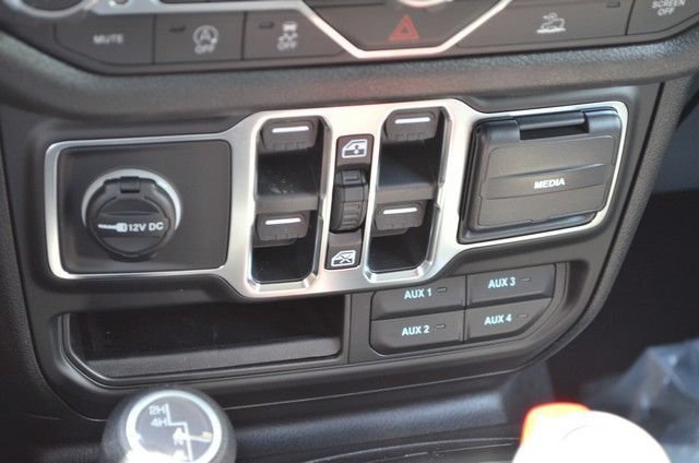 New 2026 Jeep Gladiator Sport AWD/4WD image 26