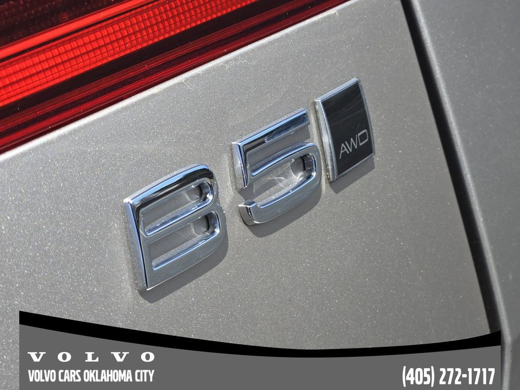 Certified 2024 Volvo XC60 B5 Plus image 9