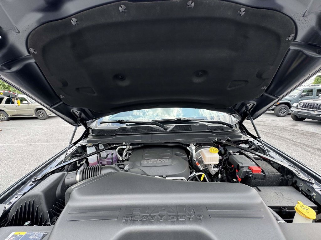 New 2026 RAM 2500 Big Horn AWD/4WD image 12