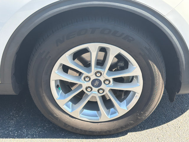 Used 2022 Ford Escape SE FWD image 14