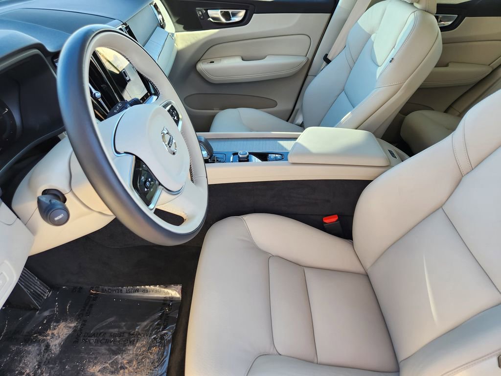 Used 2024 Volvo XC60 T8 Plus w/ Protection Package Premier image 3